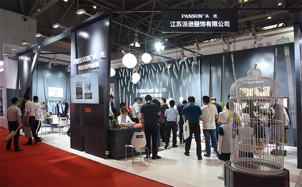 小学校服定制