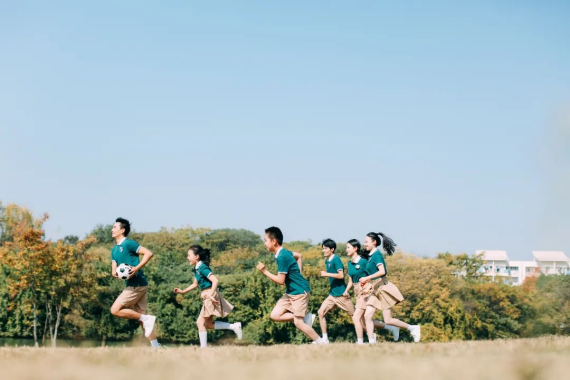 派逊校服